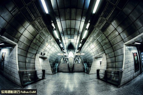 教你独特视角拍摄都市地下铁插图2