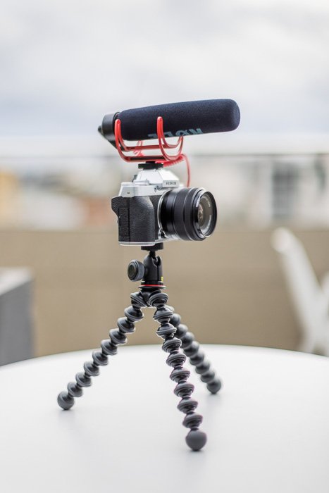 Fujifilm-X-T200-vlogger-kit-assembled